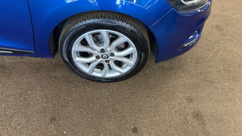 Renault Clio 1.2 TCE Dynamique Nav 5dr Petrol Hatchback